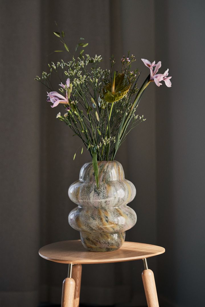 The playful and elegant Curlie vase from By On is an understated large vase that looks perfect on the windowsill. 