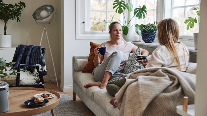 Create a cosy hygge living room and enjoy fika with friends in a cosy and inviting atmosphere. 