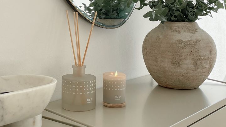 Skandinavisk scented candles and diffuser sticks are an elegant and romantic wedding gift. 