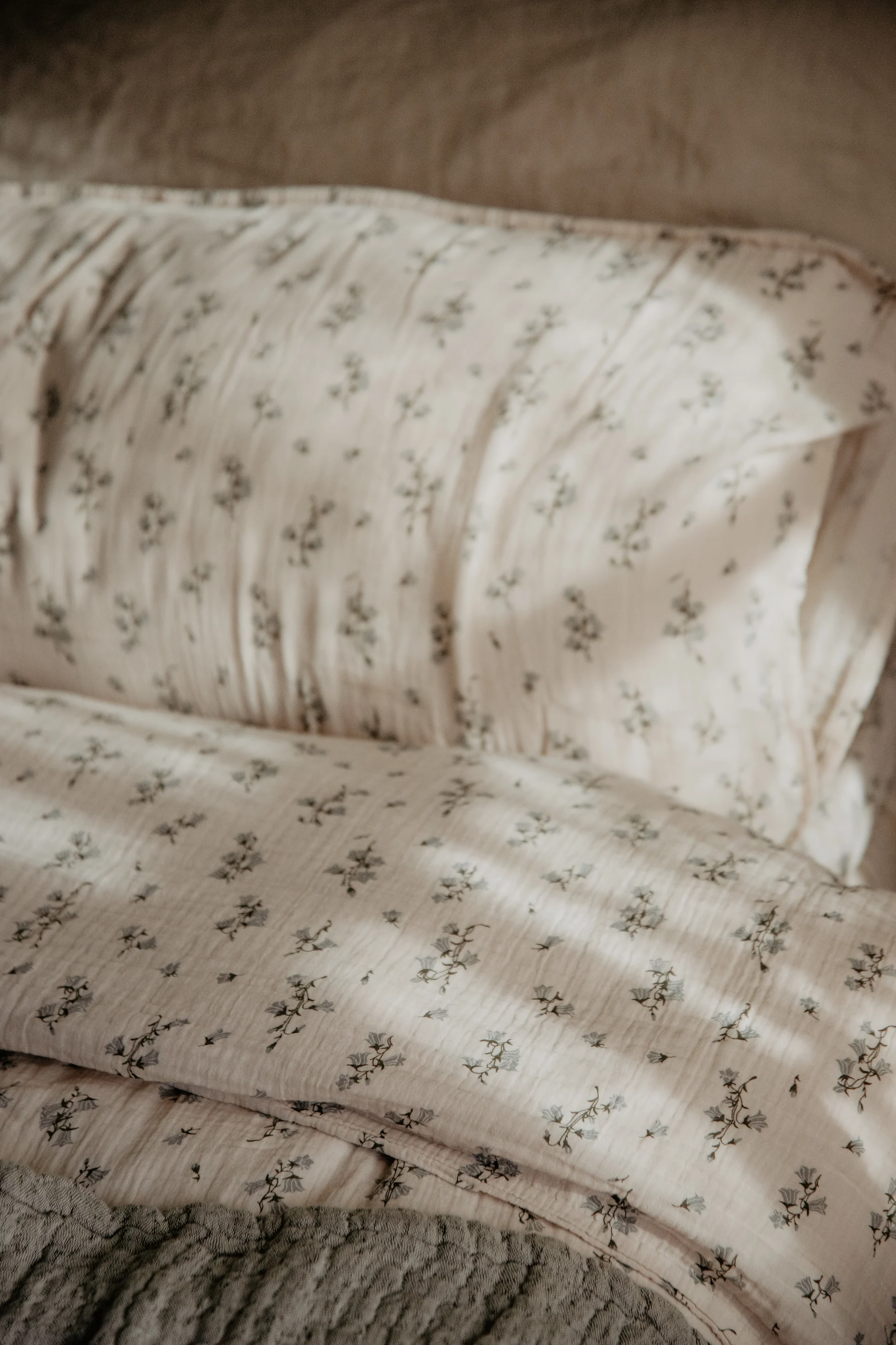 The Bluebell bed set from Garbo & Friends is a soft duvet cover with matching muslin pillowcase, made from pure cotton. The romantic floral bedding set is perfect as a wedding gift for a bride and groom.