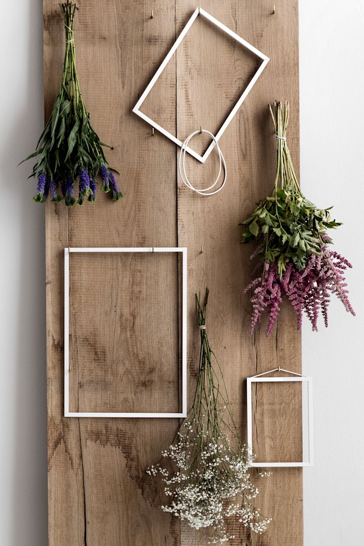 Elegant frames from the Danish brand Moebe are a great idea for a wedding gift that can be personalised.