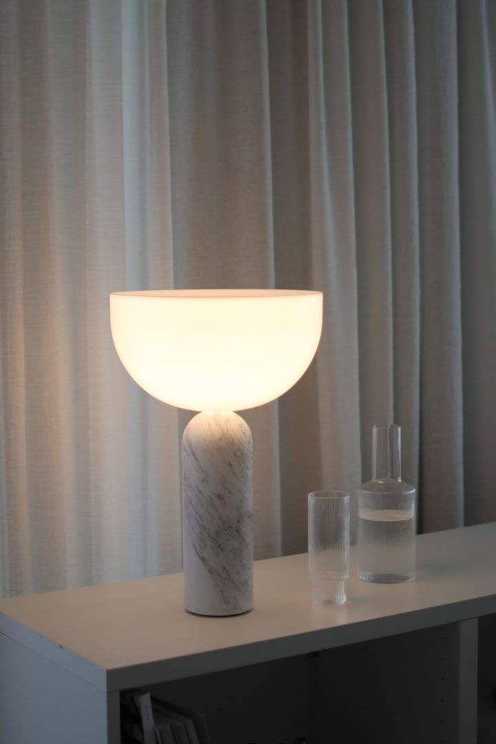Feng shui is one of the interior design trends for spring 2022 - decorate with the Kizu table lamp from New Works to create a harmonious home. Photo: @ellesklingen