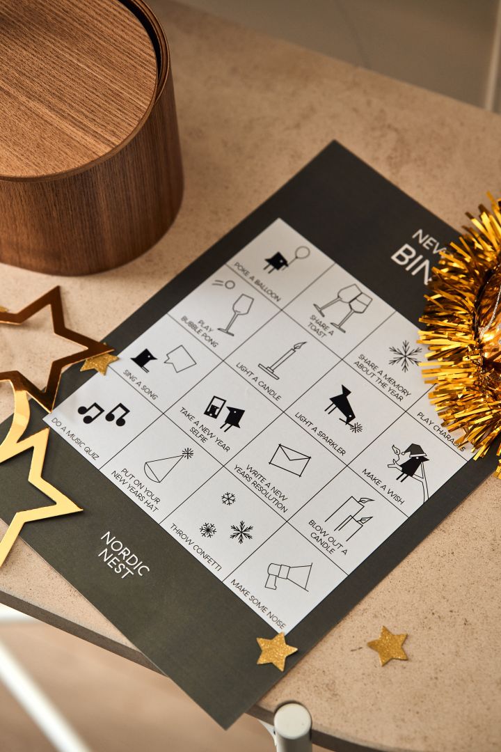 New year party ideas - here you see a homemade bingo card to play on new years eve, 