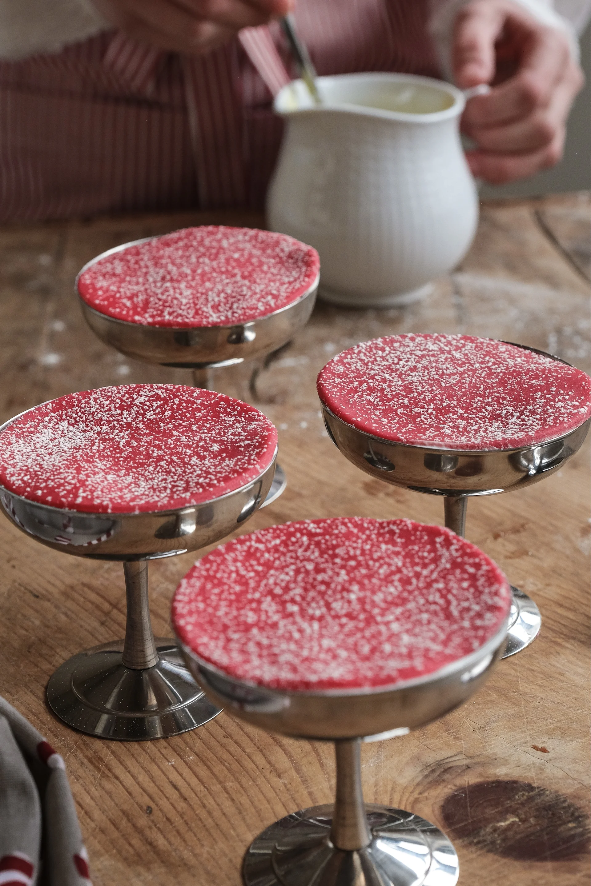 A Swedish princess cake with saffron served in a glass is a recipe from Baka med Frida for this year's Christmas baking. 