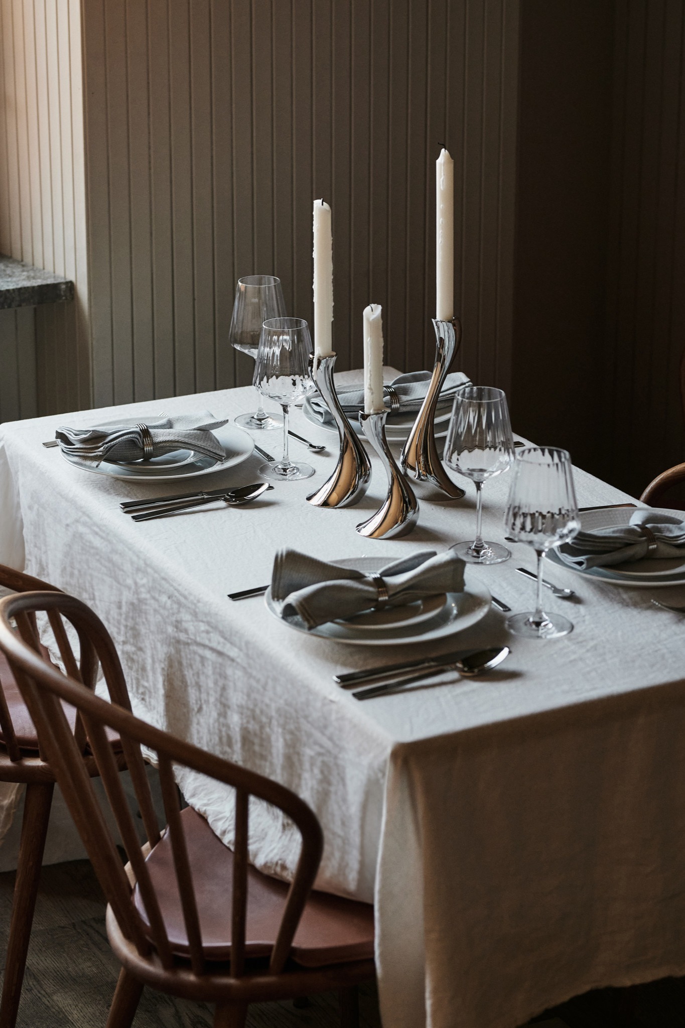 Fine dining table setting clearance