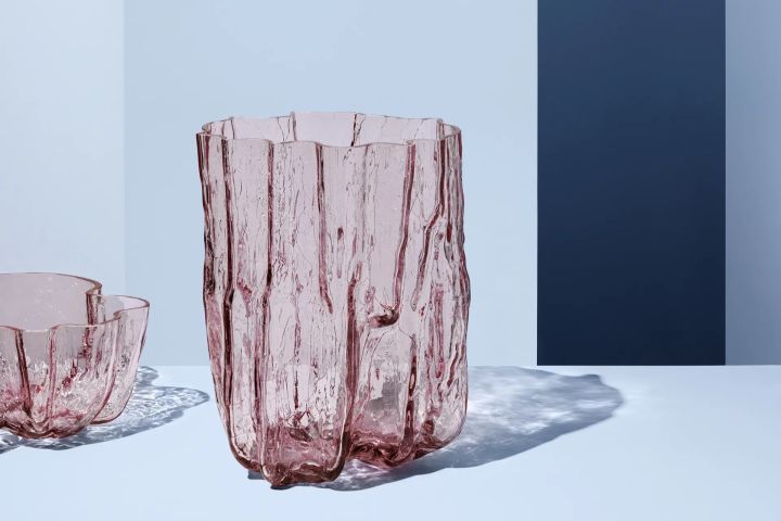 Pink is making a major comeback in the interior colour trends for 2024 - here the Crackle vase from Kosta Boda in a powder pink.