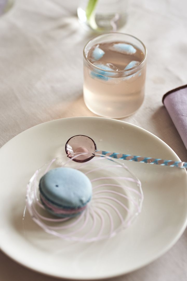 A close up of the spin plate from HAY on an elegant and playful table setting. 