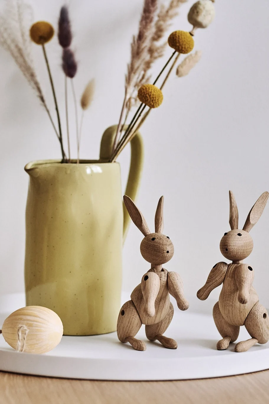 Stylish Easter decorations - Kay Bojesen's rabbit figure in wood is a beautiful tip that will help create a beautiful easter scene on the side board.