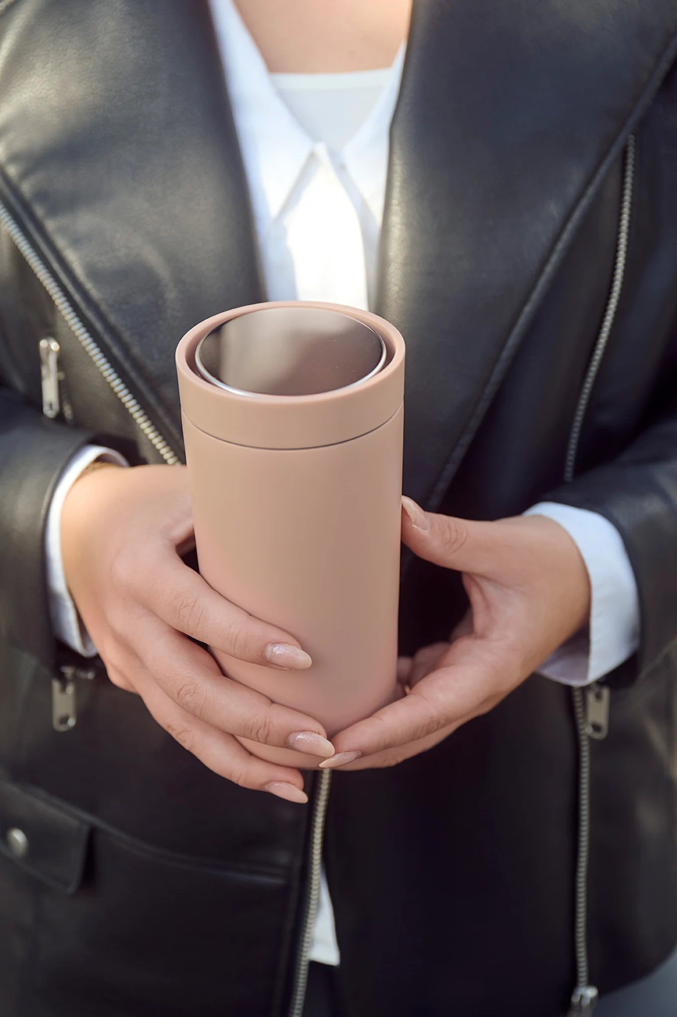A thermos mug is a perfect Christmas gift for anyone who likes their coffee to go.
