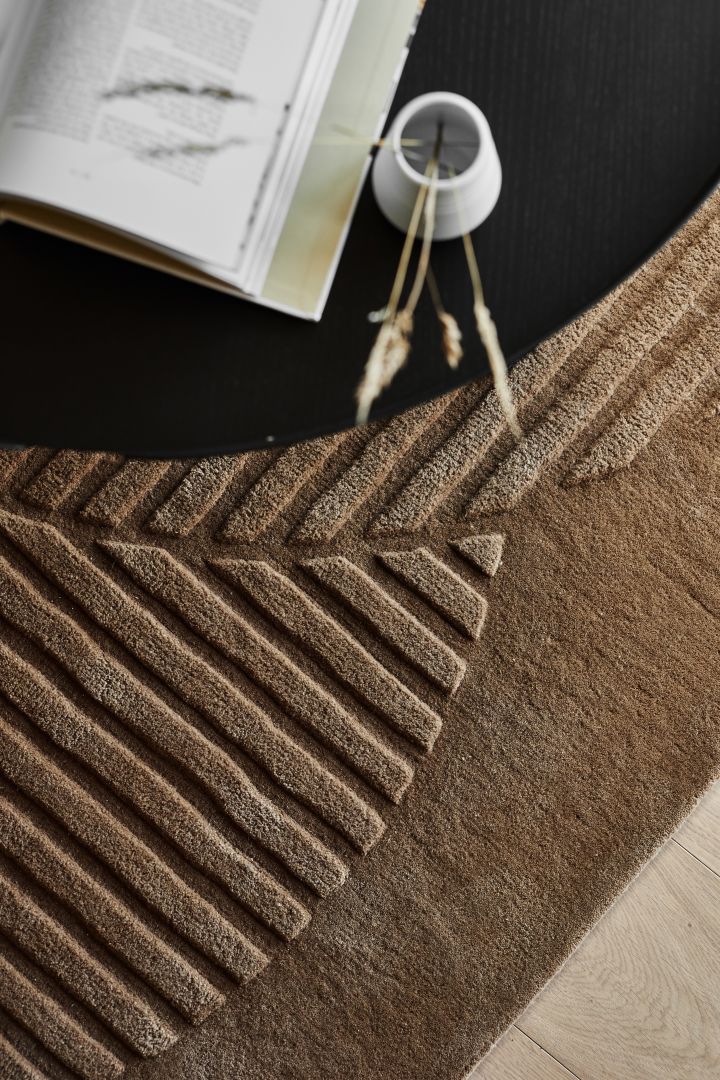 A close up of the Levels wool rug in brown from NJRD in our guide to choosing the right rug. 