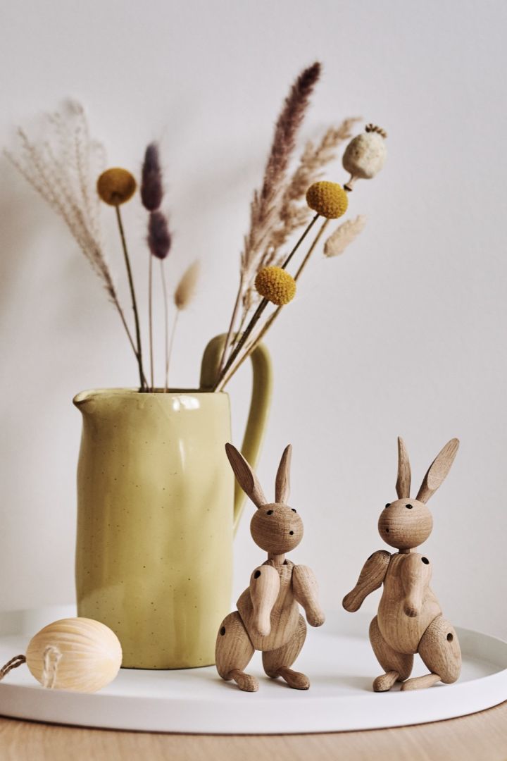 Here you see the Kay Bojesen Easter rabbits in wood. A lovely idea for your Easter table setting. 