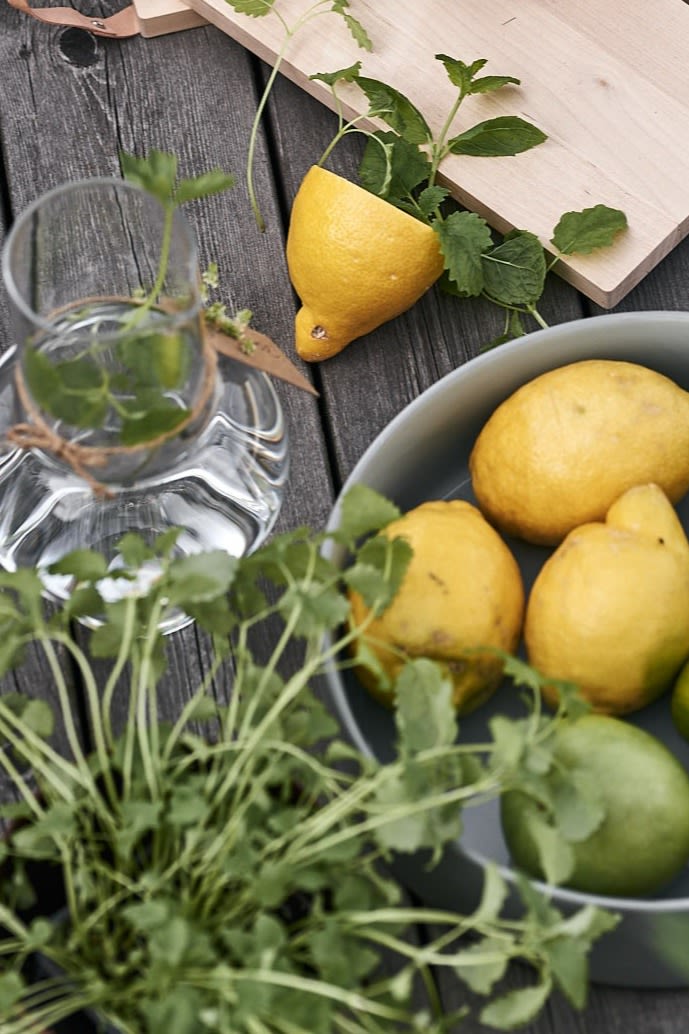Bucket list tip number 4 - Make your own lemonade! Perfect for a day at the beach.