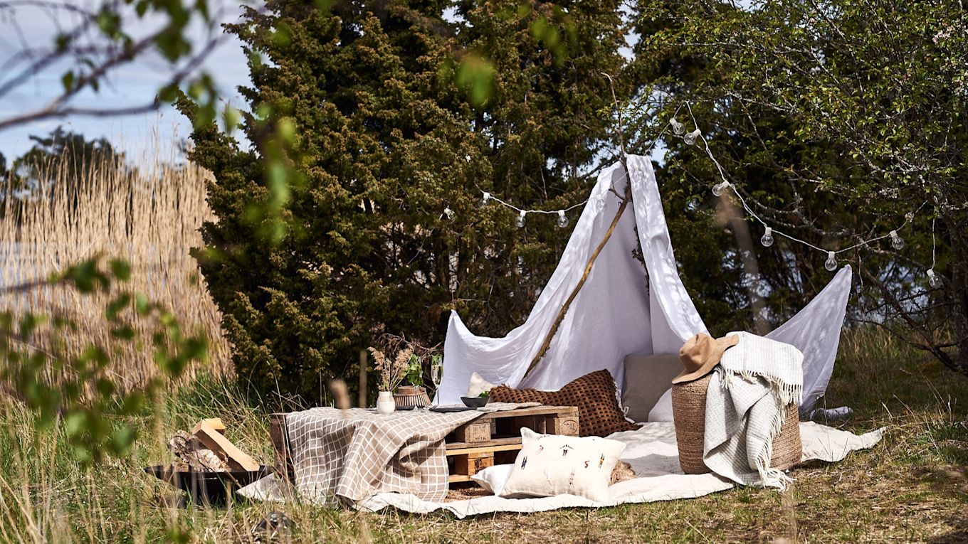 Bucket list tip number 5 - Build a fort in your garden.