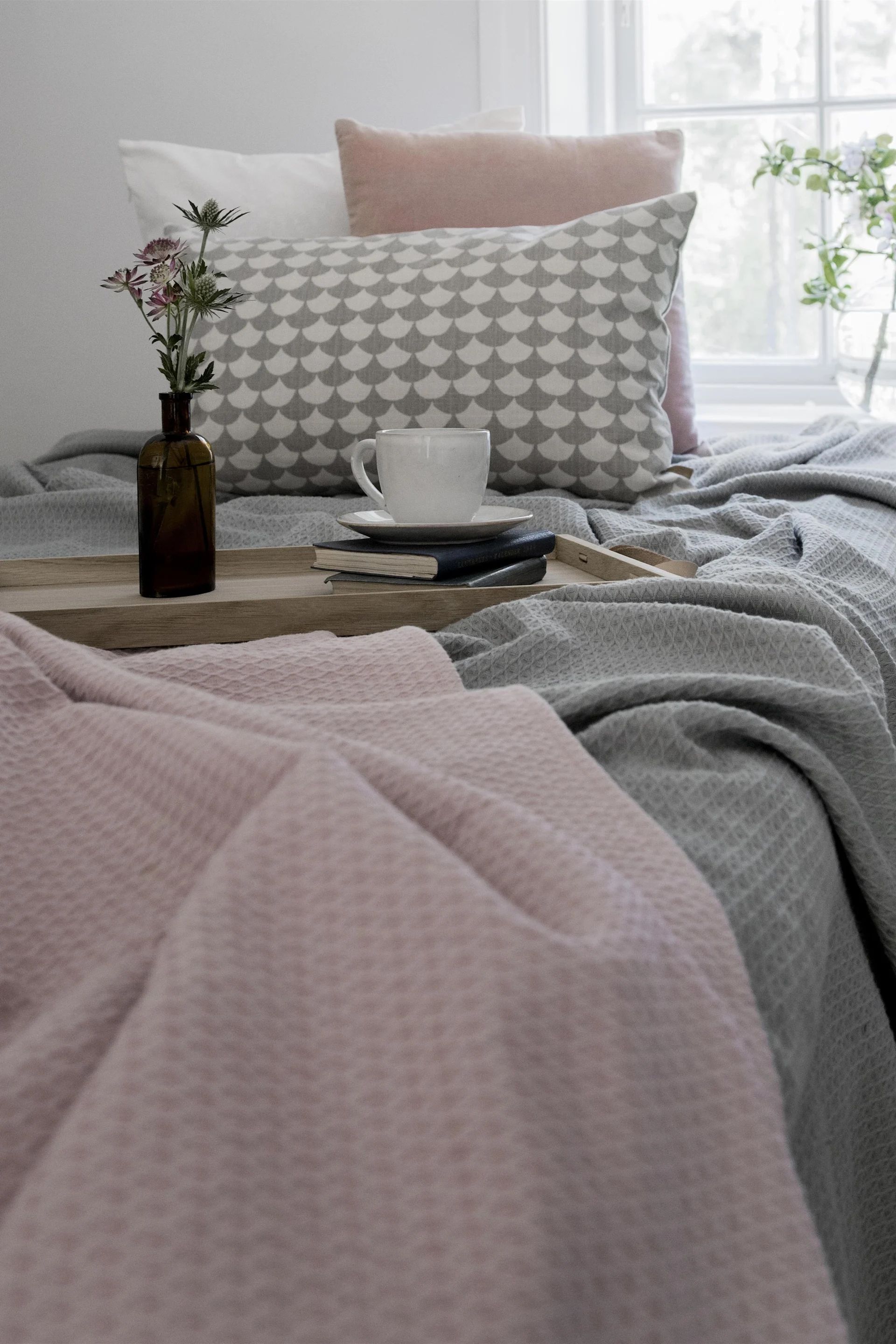 An idea for a relaxed start to Valentine's Day: Breakfast or a cup of coffee in bed.