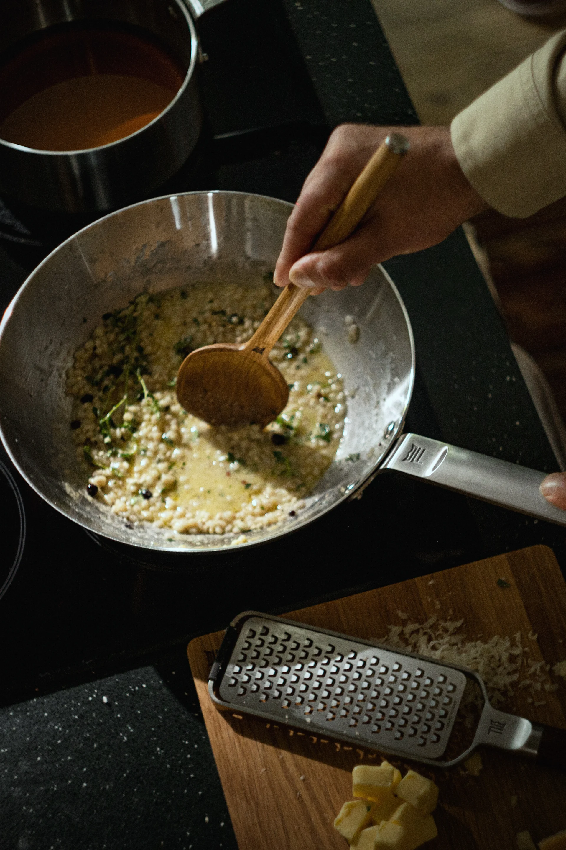 Here you can see risotto in the All Steel Wok from Fiskars.