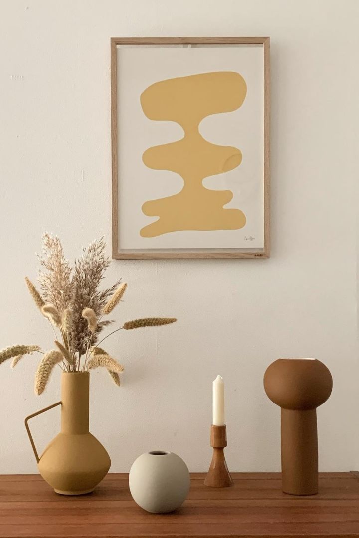 This yellow poster with it's wavy shape is the perfect Mediterranean decor.