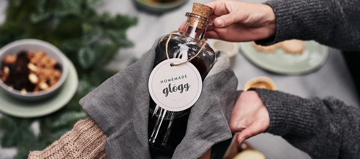 Homemade non-alcoholic mulled wine in schnapps carafe from Sagaform is a traditional Scandinavian Christmas recipe for the whole family to enjoy.