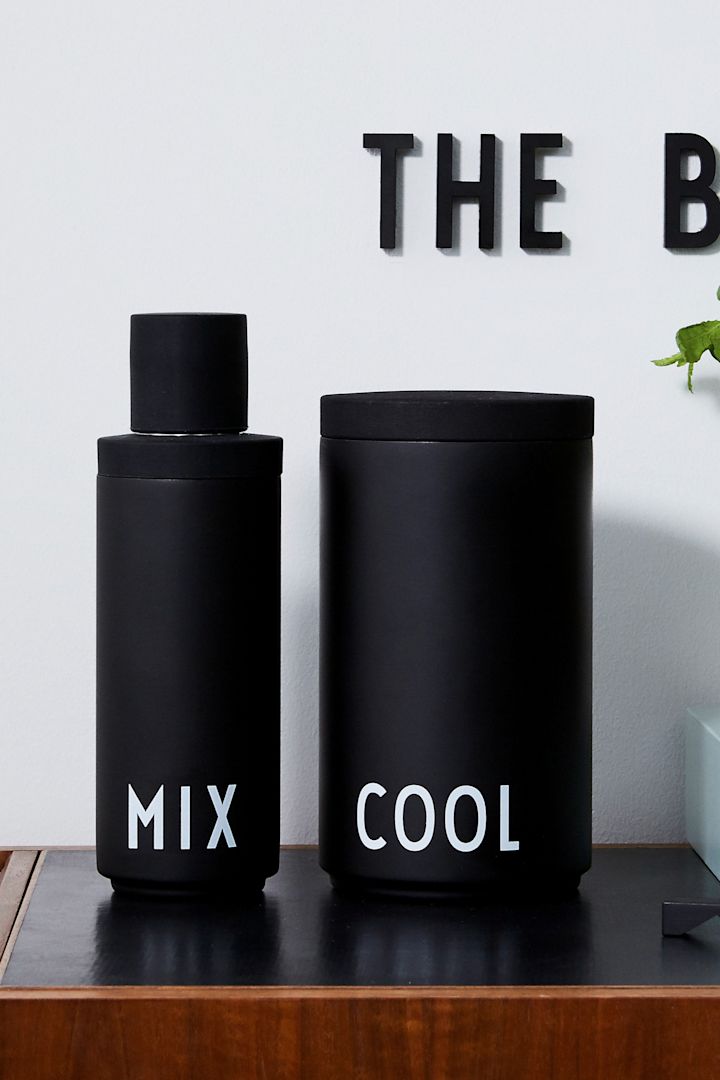 To make the best cocktails you need the right bar accessories. Here you see the accessories from Design Letters. 