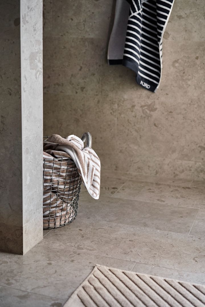 Spa decor ideas for the bathroom including this Korbo basket NJRD towels and bathroom mat. 