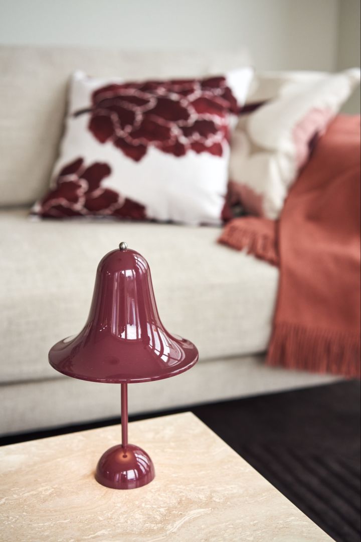 The Pantop cordless lamp from Verpan in the burgundy colour makes the ideal anniversary gift idea for couples celebrating their ruby wedding anniversary. 
