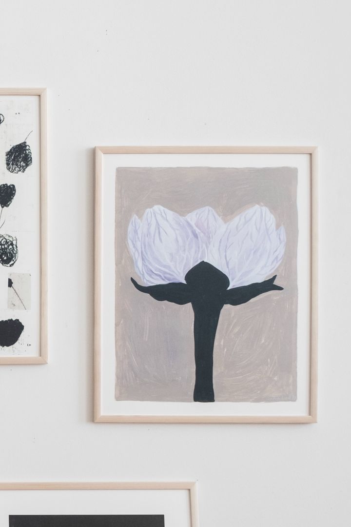 17 stylish Scandinavian wall posters to give your walls an update - here you see nature-inspired mowing flower items from Fine Little Day in tones that represent a flower.