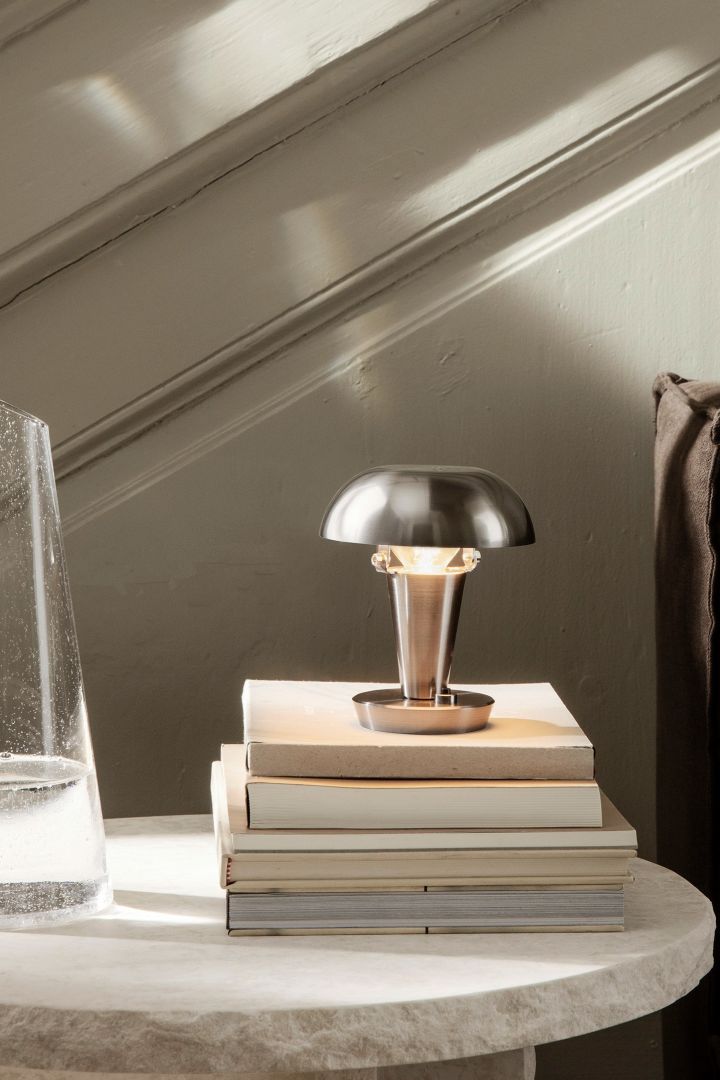 The season's trendy mushroom lamp is the Tiny table lamp from ferm LIVING, which will become a stylish interior detail in your home on your side table or on the windowsill.