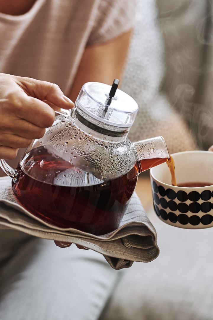 Create a cosy hygge living room and invite your friends to fika with you. Enjoy a cup of tea from the Audo Copenhagen Kettle teapot. 