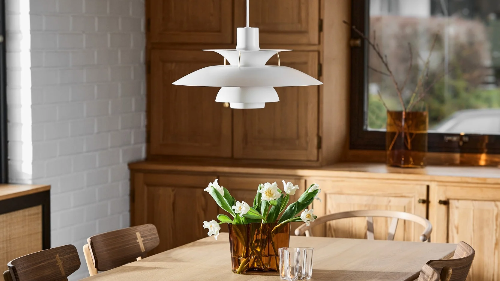 Light of Louis Poulsen 2冊セット　美品 Louis Poulsen – more than 150 years of iconic Scandinavian lighting