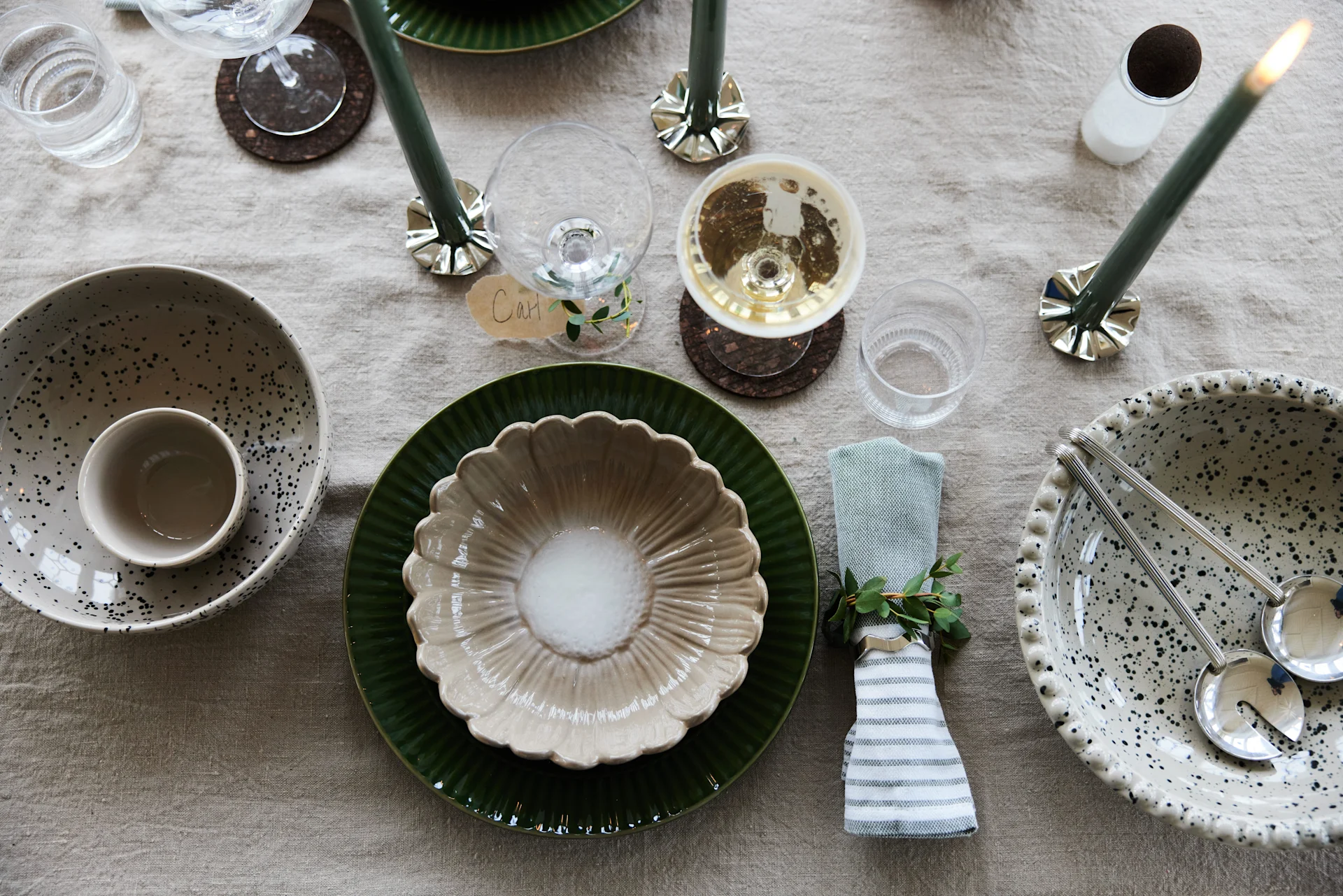 With Sagaform you can create an uncomplicated, yet atmospheric and romantic table decoration.