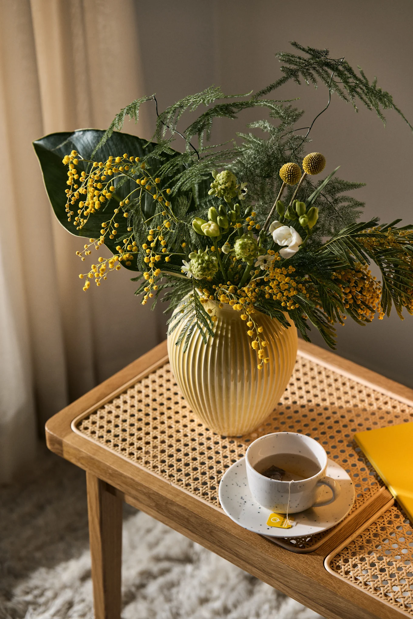 How to arrange flowers at home