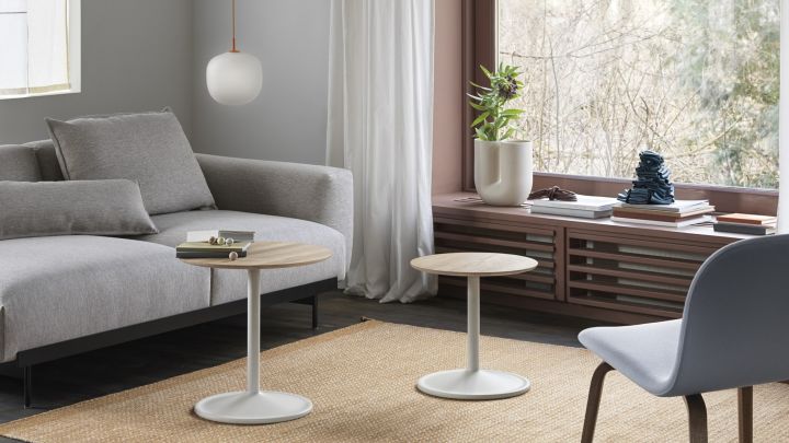 The Muuto Soft side table in a living room with natural materials and a calming colour palette. 