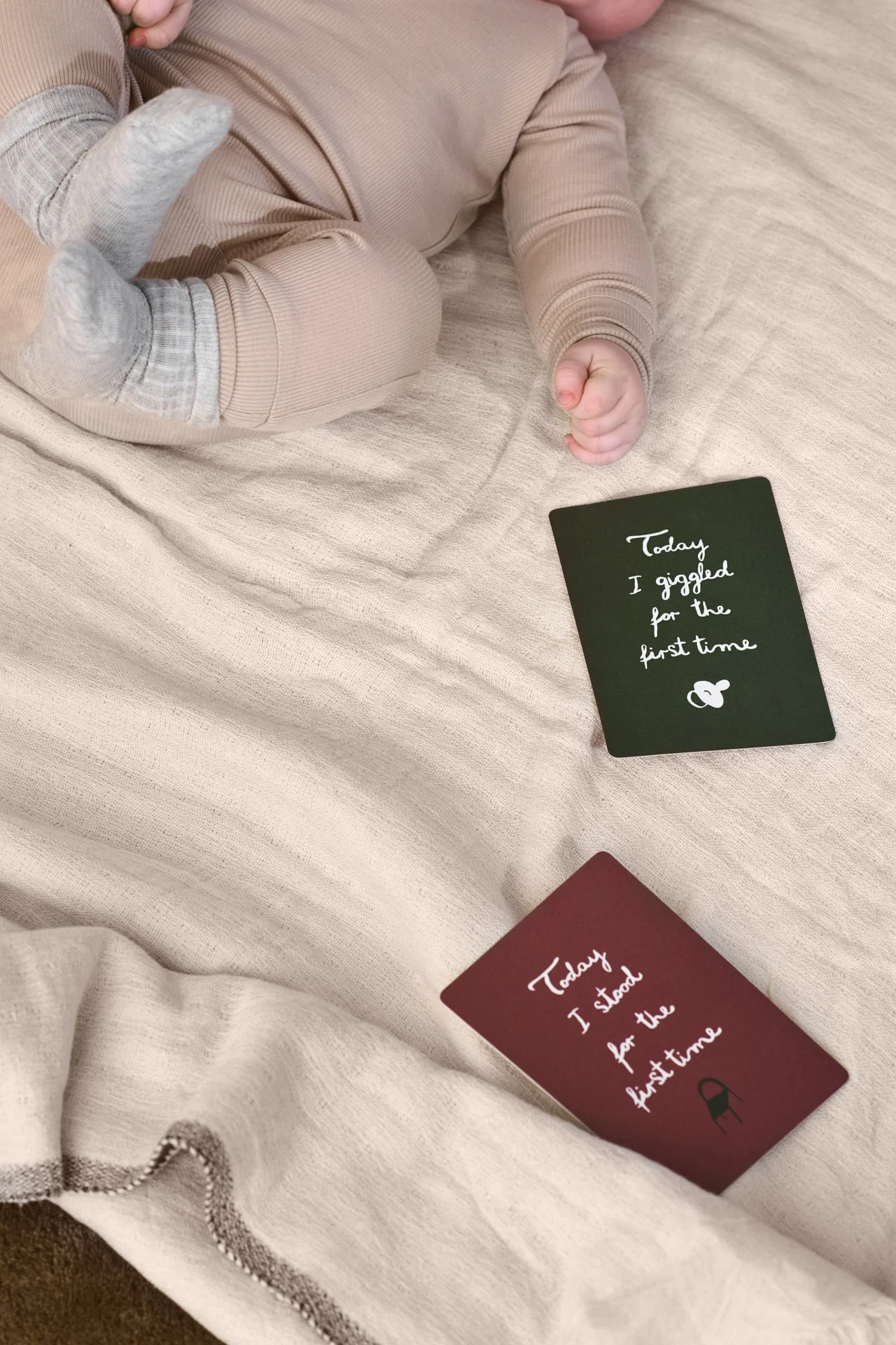 Here you see the Memory box from ferm LIVING, with compartments for all your precious memories, the perfect baby shower gift idea. 