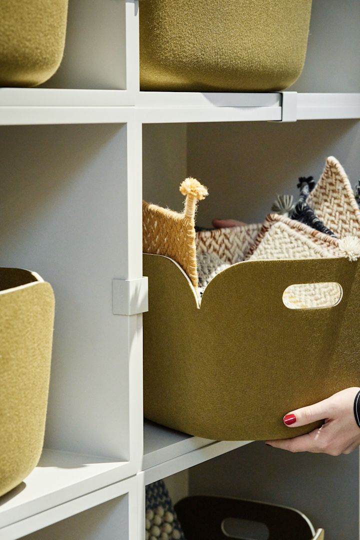 Organise your home with the help of good storage baskets, such as this storage basket in woven natural material from Muuto.