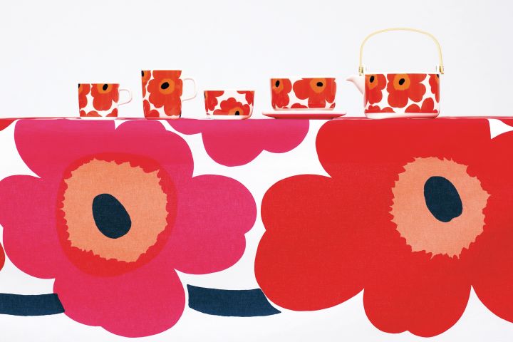 Unikko collection from Marimekko/ red-white fabric and porcelain - a true piece of Scandinavian design.