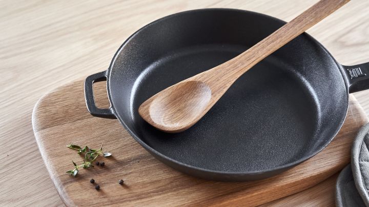Cast Iron Skillet, Small Frying Pan with Detachable Wooden Handle