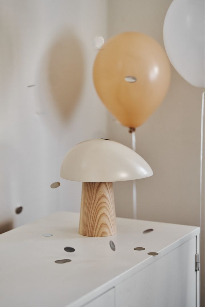 Here you see the Night Owl table lamp from Fritz Hansen, the perfect anniversary gift ideas for couple who are celebrating their fourth anniversary. 