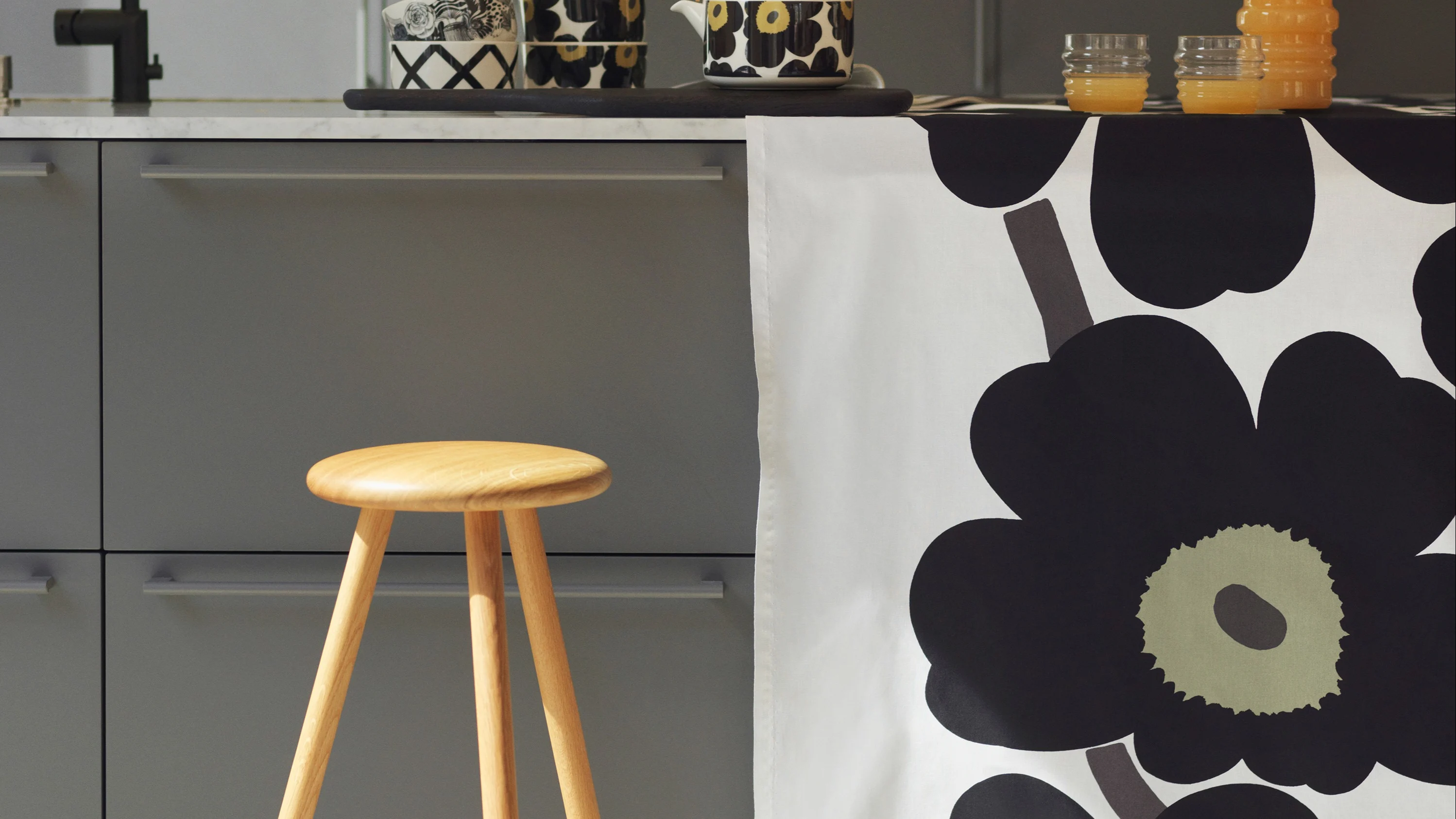 Tutustu 85+ imagen oilcloth tablecloth marimekko Abzlocal.mx