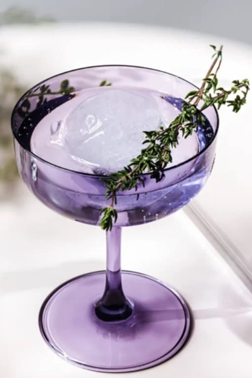 Lilac champagneglass from Villeroy & Boch. 