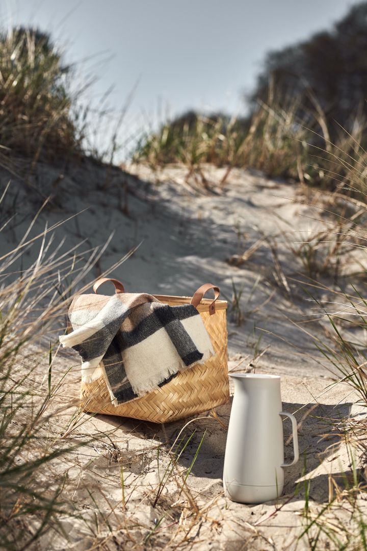 The Oyoy picnic basket is a summer essential for a picnic on the beach.