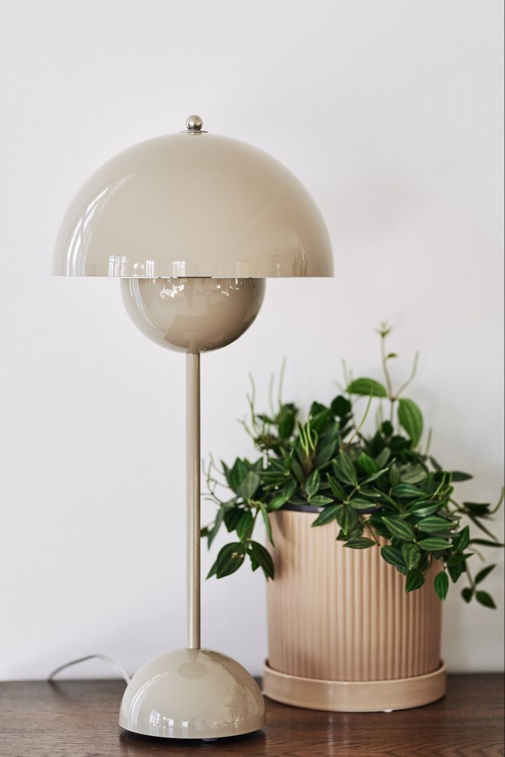 FlowerPot VP3 table lamp from &Tradition.