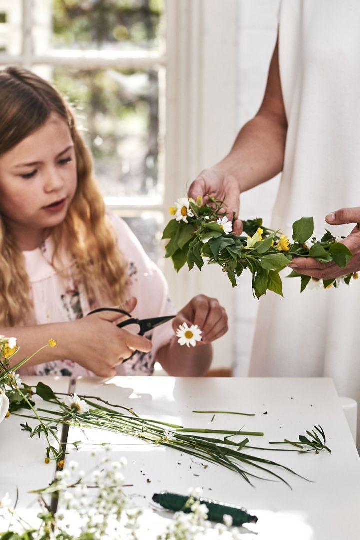 Bucket list tip 10 - Make a traditional Swedish Midsummer wreath.