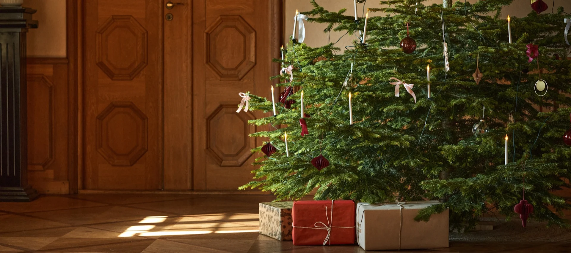 Decorate your Christmas tree with this year's Christmas tree decorations 2021 in 4 different styles according to Nest Trends - Boost, Cultivate, Nurture and Share. Here you see the Sagalin Bird Ornament Christmas pendant from Bloomingville.