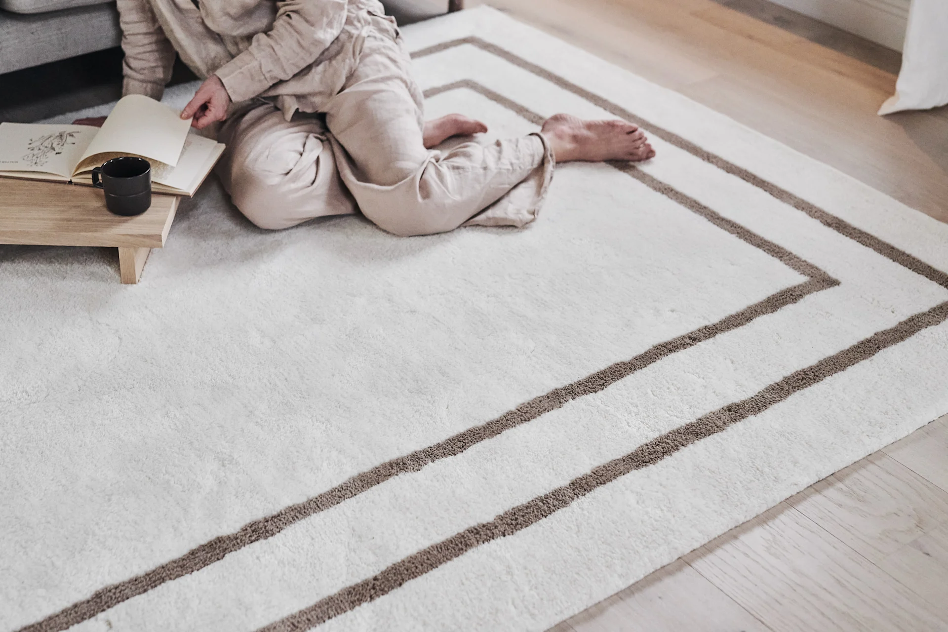 Create a hotel style bedroom and decorate with a luxurious wool rug like the one you see here from Scandi Living. 