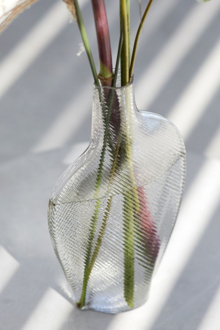 Fluted glass is one of this year's trends. The Flow vase from Formgatan catches the light beautifully. 