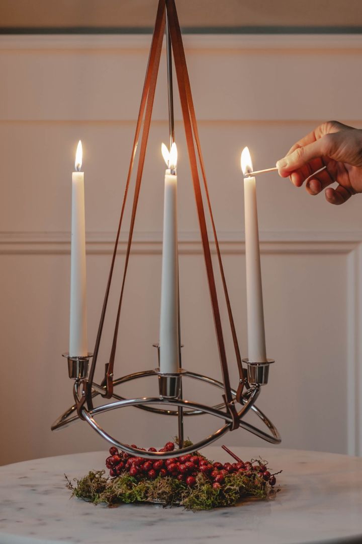 Here you see the elegant Season candle holder from Georg Jensen. 