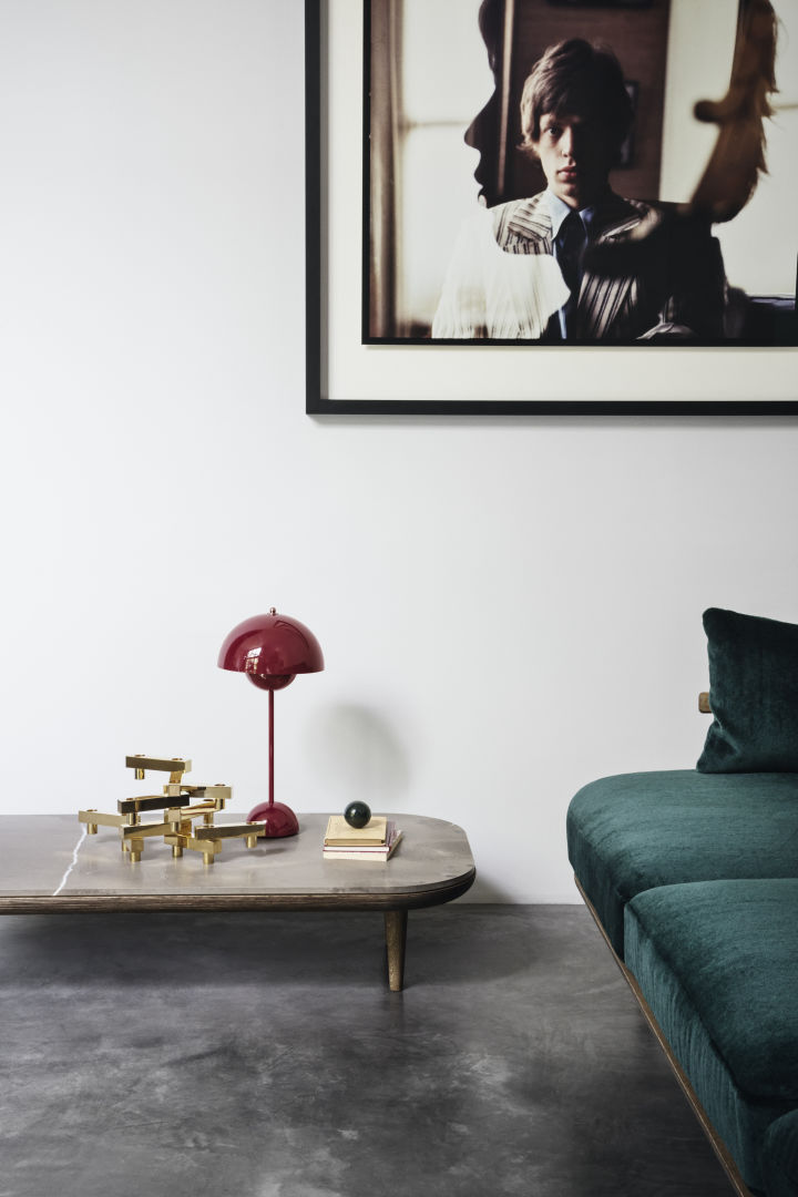 Red Flowerpot VP3 table lamp from &tradition in a danish interior-styled living room. 