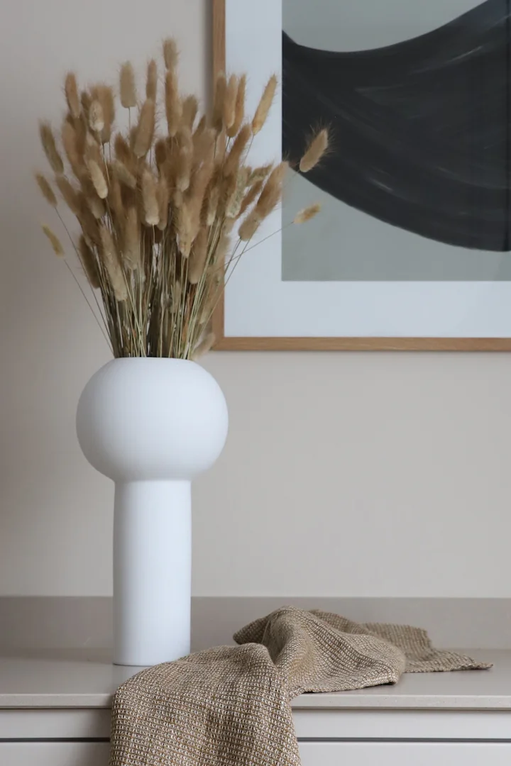 How to choose the right vase for your bouquet of flowers 3 tips from