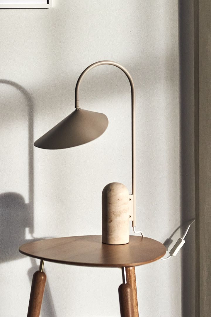 Here you see the Scandinavian design lamp Arum from ferm LIVING in beige.