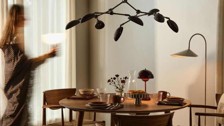 When choosing the right light bulb it is important to make sure you choose the same colour temperature for all the lamps you will have lit at the same time to give a uniform feeling, such as here in the dining room.