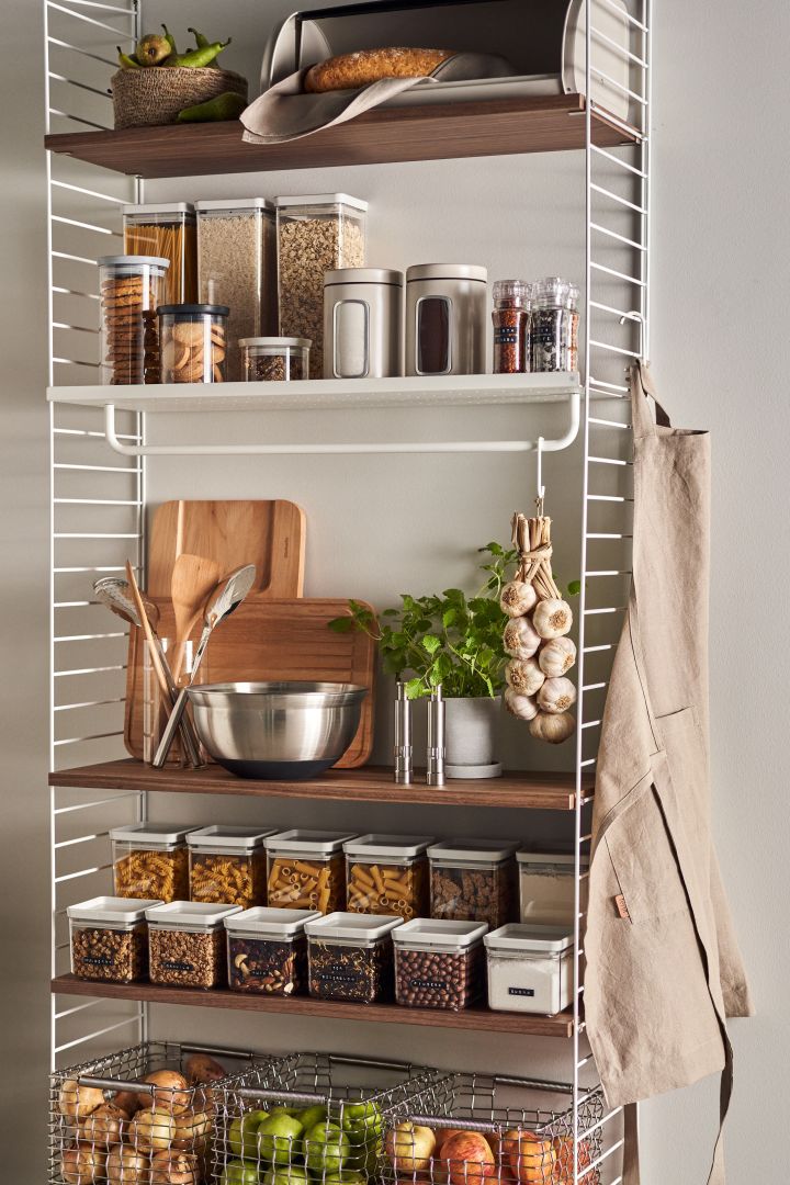 Organise the pantry with practical storage jars from Brabantia and baskets from Korbo for an easier everyday life.